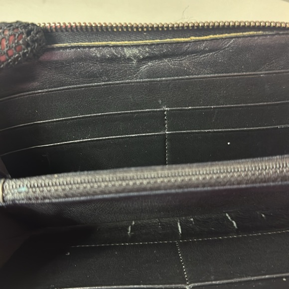 Chanel Black Patent Leather Quilted Zip Around Wallet - Picture 10 of 16